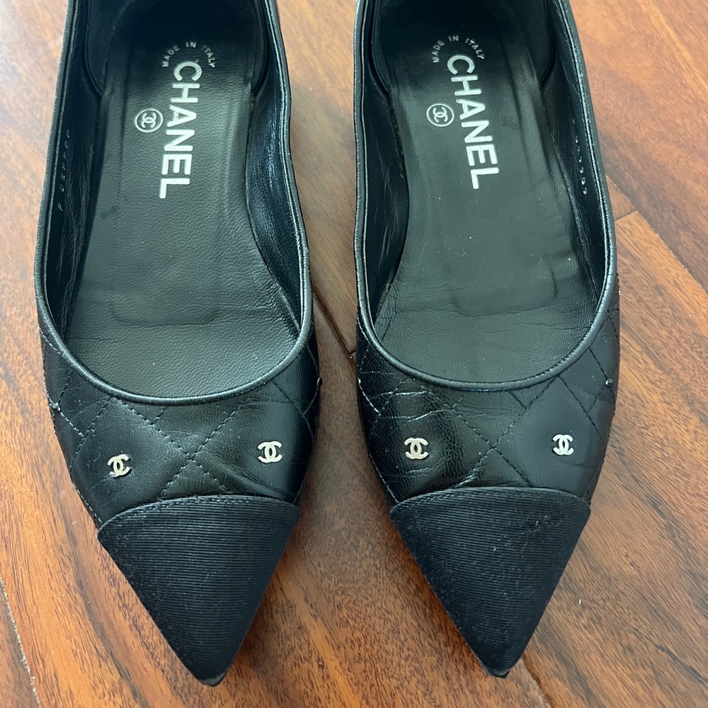 Chanel flat (run big)